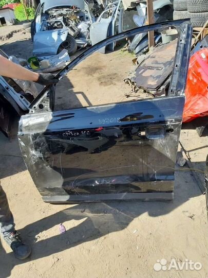 Дверь Audi Q3 2012) передняя левая