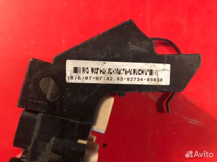 Блок предохранителей Toyota Avensis