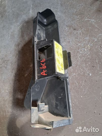 Крепление домкрата Audi A6 C6