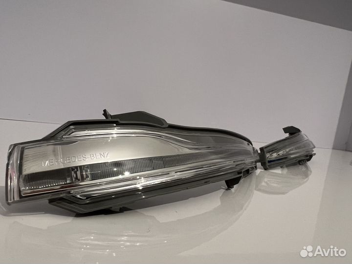 Повторитель поворота Mercedes W222