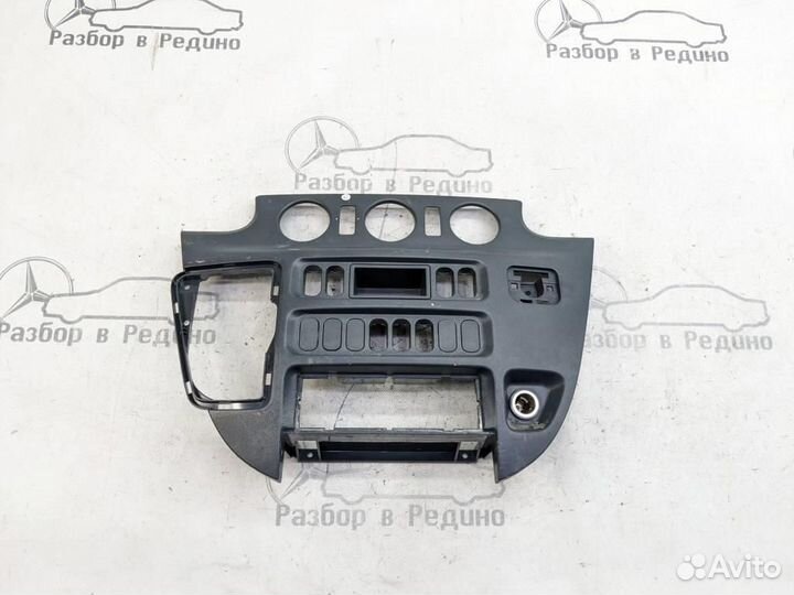 Накладка торпеды w901 Sprinter 611.981