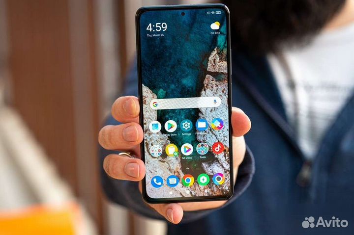 Телефон Xiaomi Poco f3