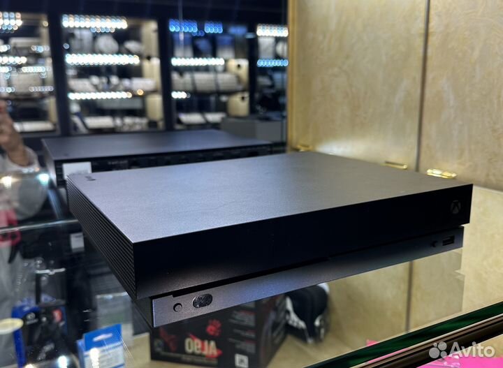 Игровая приставка Microsoft Xbox ONE X Black 1 Tb