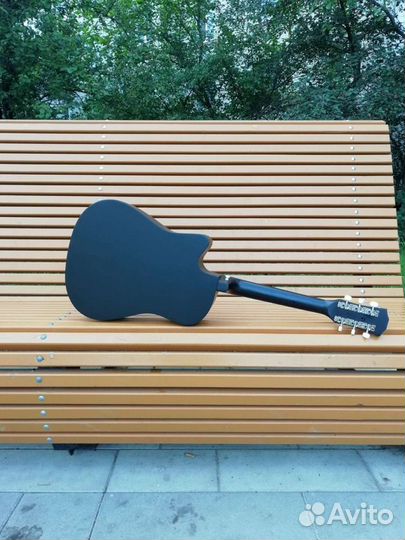 Акустическая гитара