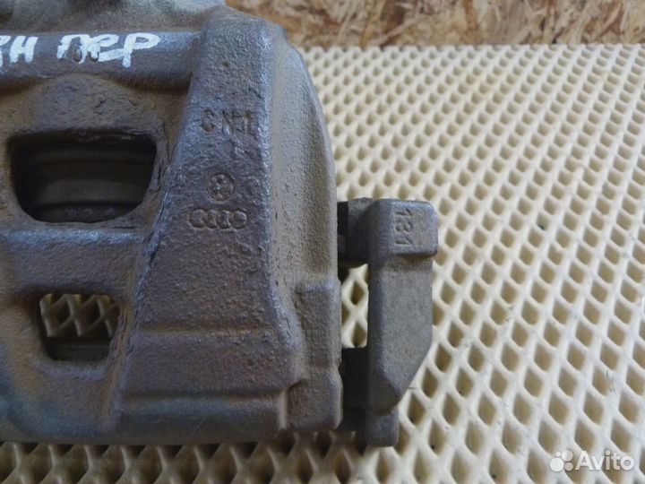 Суппорт передний правый VW Tiguan 2007-2011 (5N0615124 5N0615125)