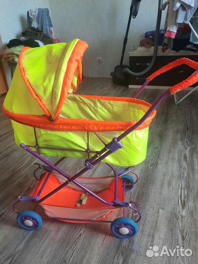 Кукольная коляска для куклы