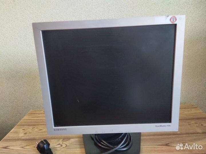 Монитор Samsung