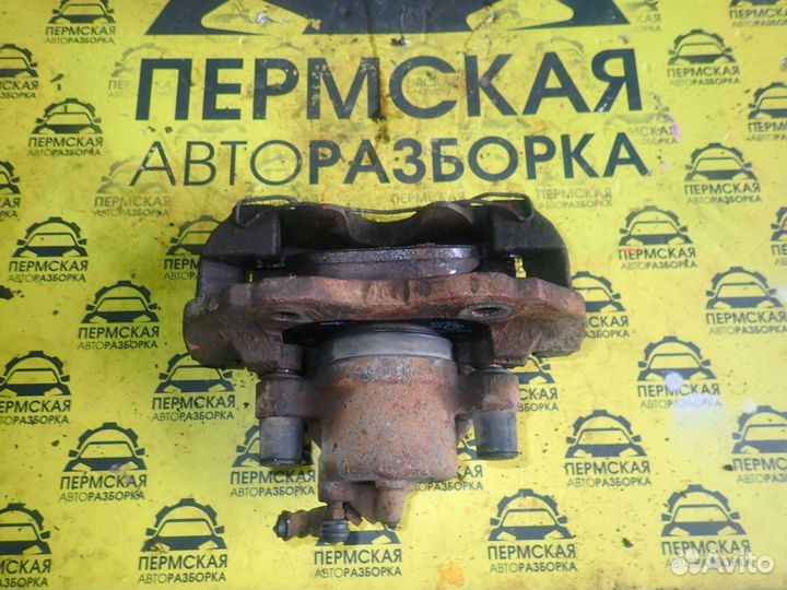 Суппорт передний правый Mazda 3 BL