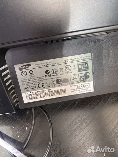 Монитор Samsung 1680х1050