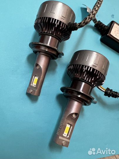 Автомобильные светодиодные лампы H7/H18 MTF Cyber