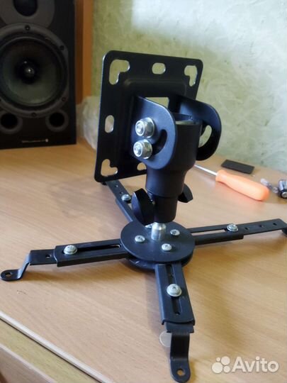 Кронштейн для телевизора