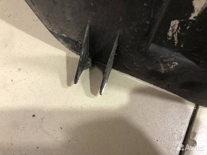 Подкрылок передний левый Форд Фокус 2