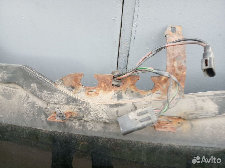 Стекло крышки багажника Range Rover Sport L320