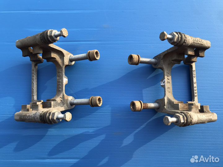 Скобы задних суппортов 272мм Octavia A7