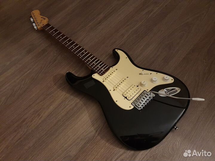 Электрогитара Squier Bullet Strat HSS