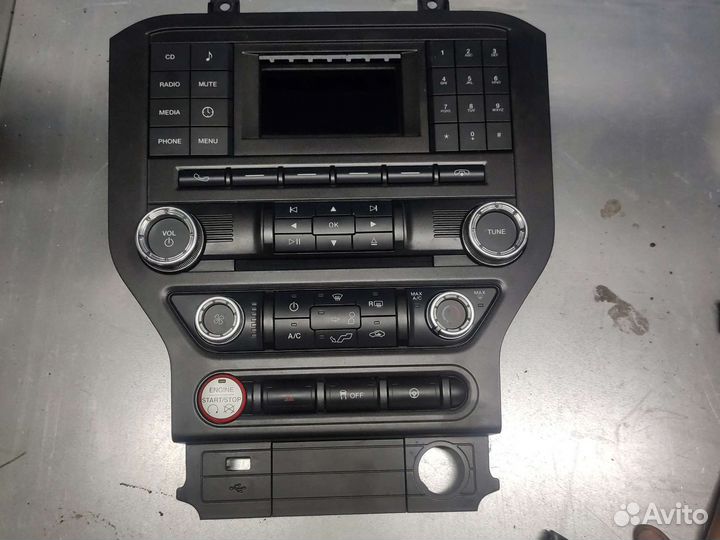 Панель управления мультимедией ford Mustang