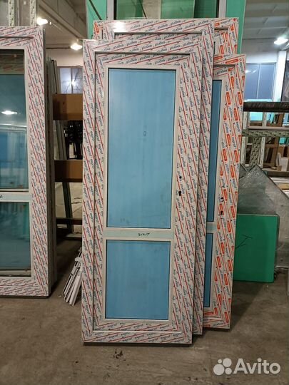 Пластиковые и алюминиевые двери