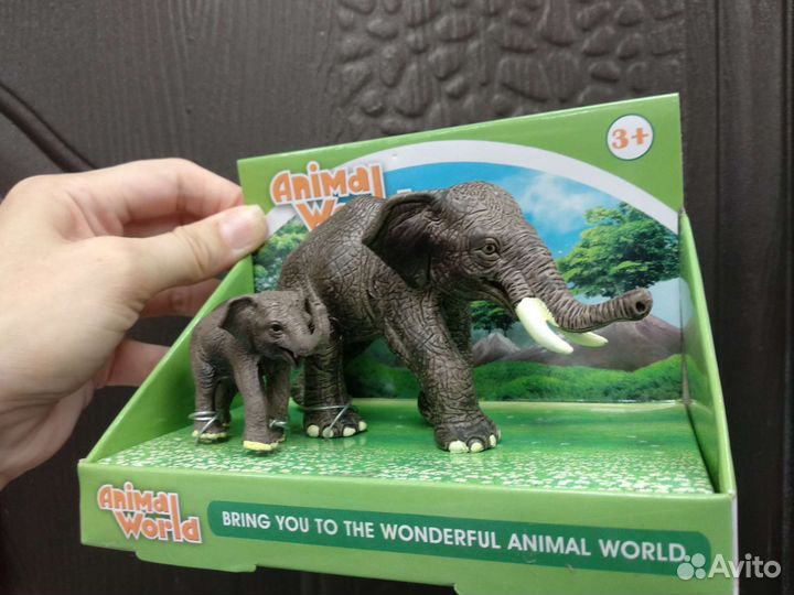 Фигурки животных. Слоны