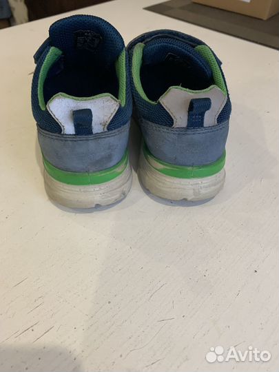 Кроссовки ecco 32