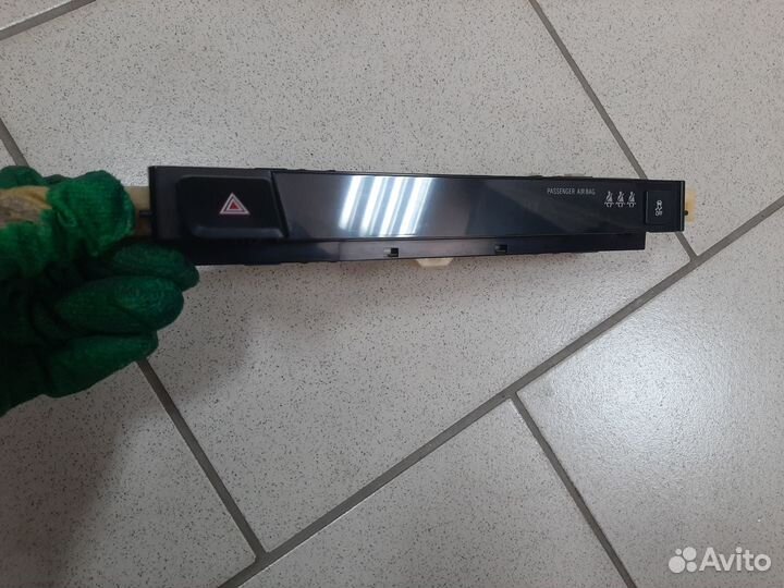 Индикатор с аварийной кнопкой Toyota RAV4 40 рест