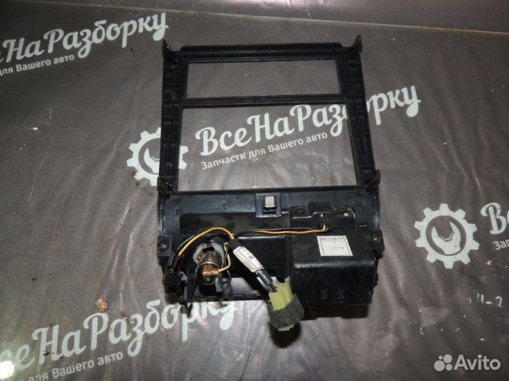 Пепельница Nissan Murano внедорожник 3.5L V6 FI