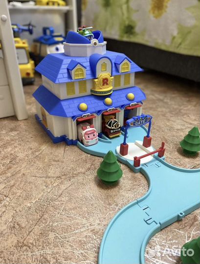 Игрушки. Игровой набор Robocar Poli гараж, машинки