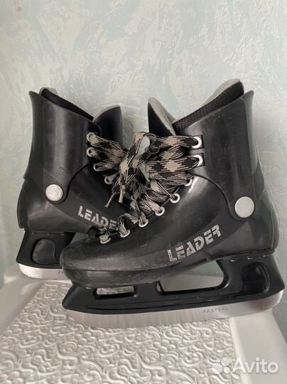 Коньки хоккейные