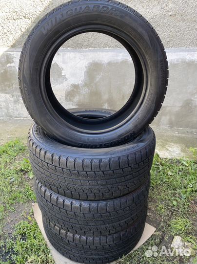 Roadstone Winguard Ice 215/55 R17