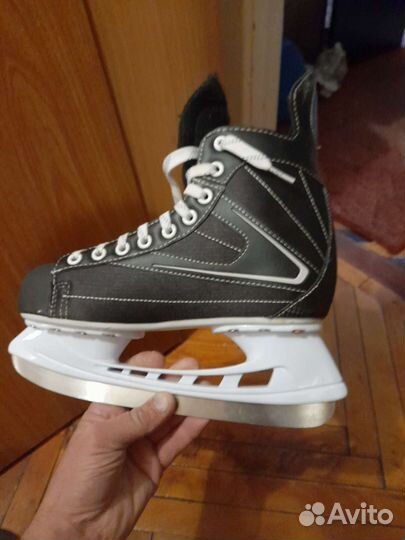 Коньки хоккейные 40 размер