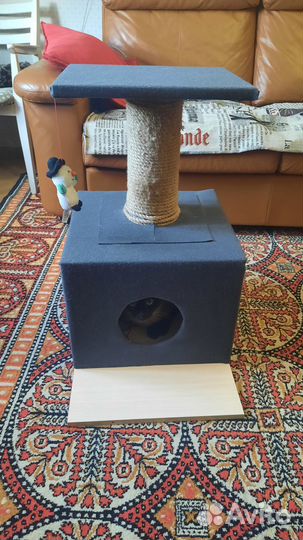 Домик для кошки с когтеточкой