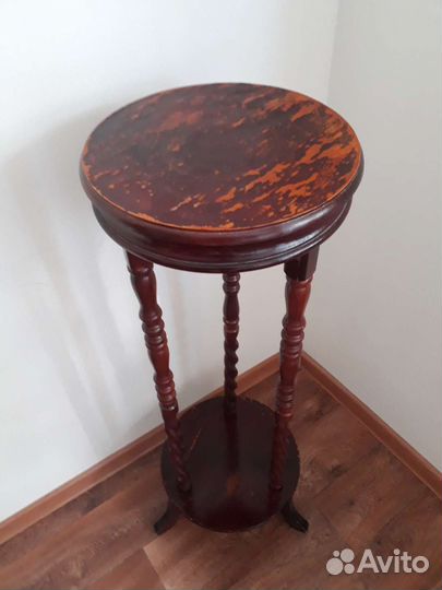 Подставка под цветы дерево