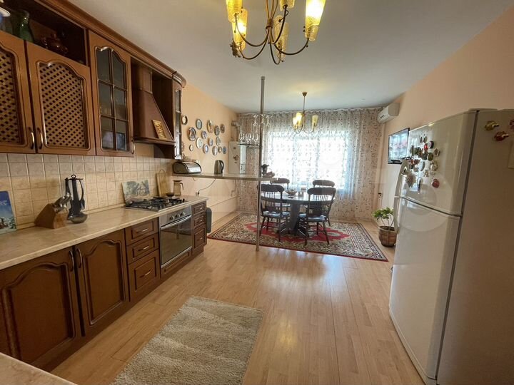 3-к. квартира, 135 м², 3/5 эт.