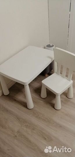 Детский стол и стул IKEA
