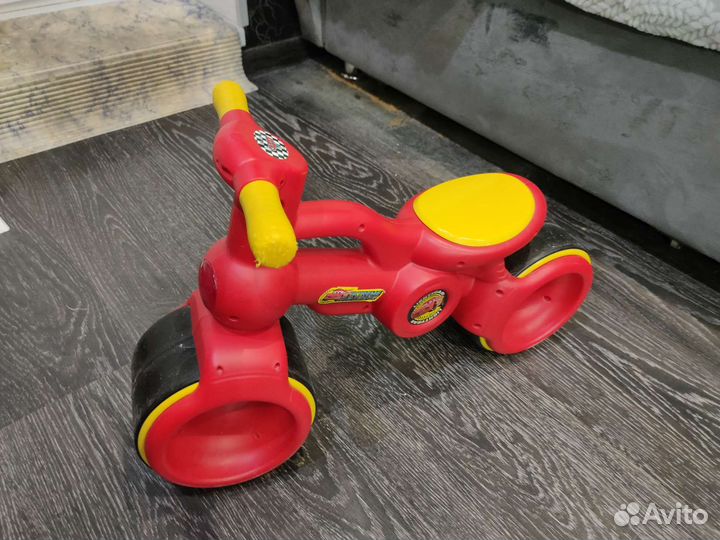 Детский беговел (каталка) для малышей
