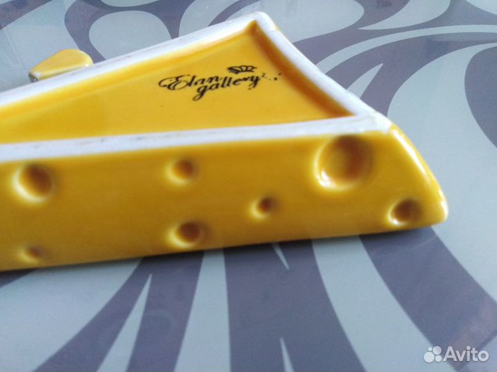 Блюдо для сыра с вилкой