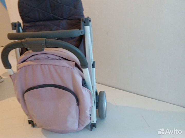 Прогулочная коляска новая