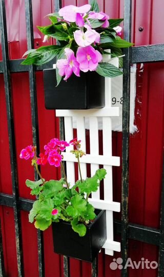 Деревянные ящики и кашпо