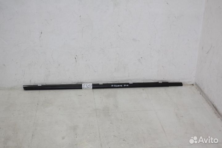 Молдинг стекла передней правой двери Nissan Qashq