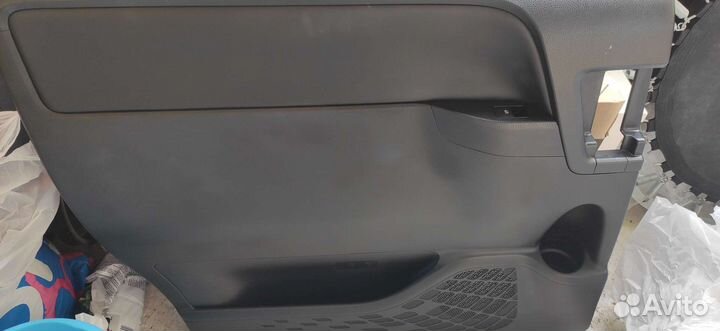 Обшивка двери Toyota voxy/Noah/Esquire