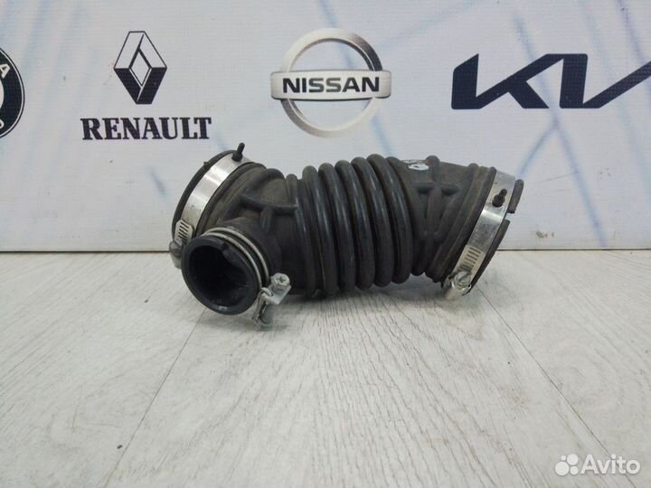 Патрубок воздушного фильтра Nissan X-trail T31