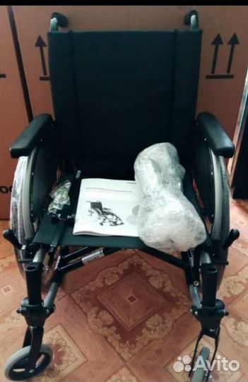 Кресло-коляска с ручным приводом 