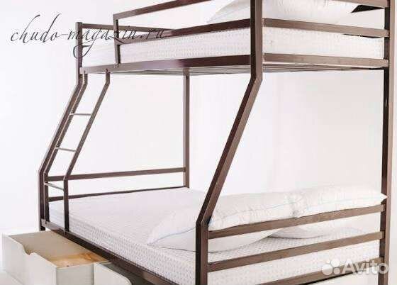 Двухъярусная кровать металлическая