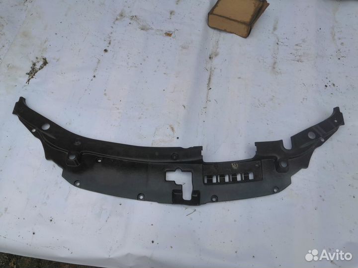 Накладка панели радиатора Toyota Camry 2011-2017