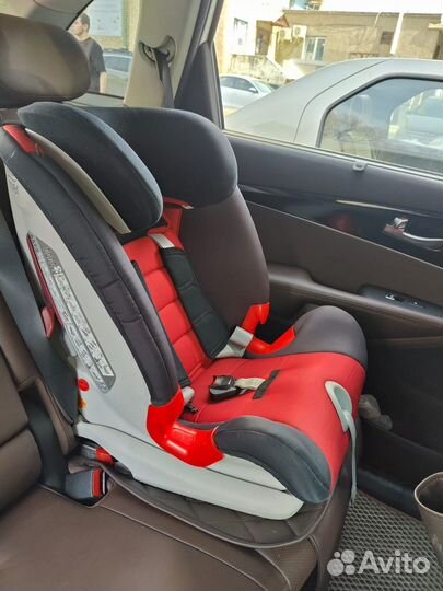 Автомобильное кресло britax romer