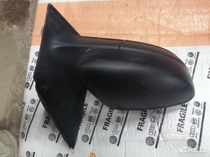 Зеркало правое Volkswagen Polo sedan 2011-2020