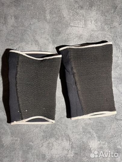 Наколенники