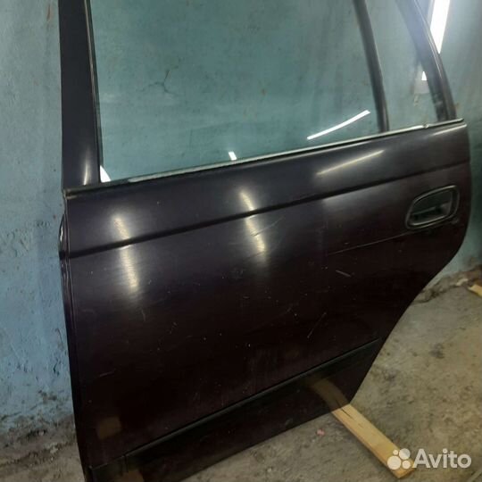 Двери Тойота Калдина в родной краске