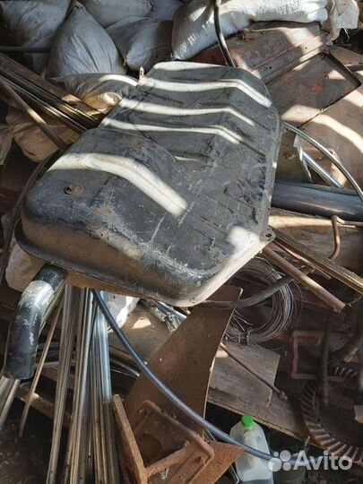 Продается бак от нивы