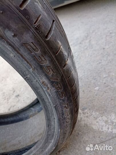 Pirelli P Zero PZ4 235/35 R20 92Y