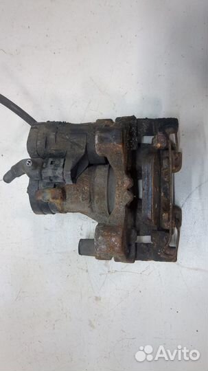 Суппорт Skoda SuperB 2015, 2017